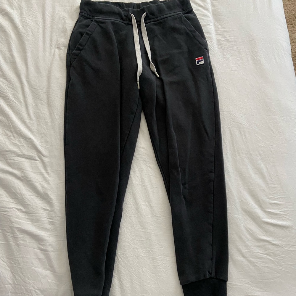 black fila joggers